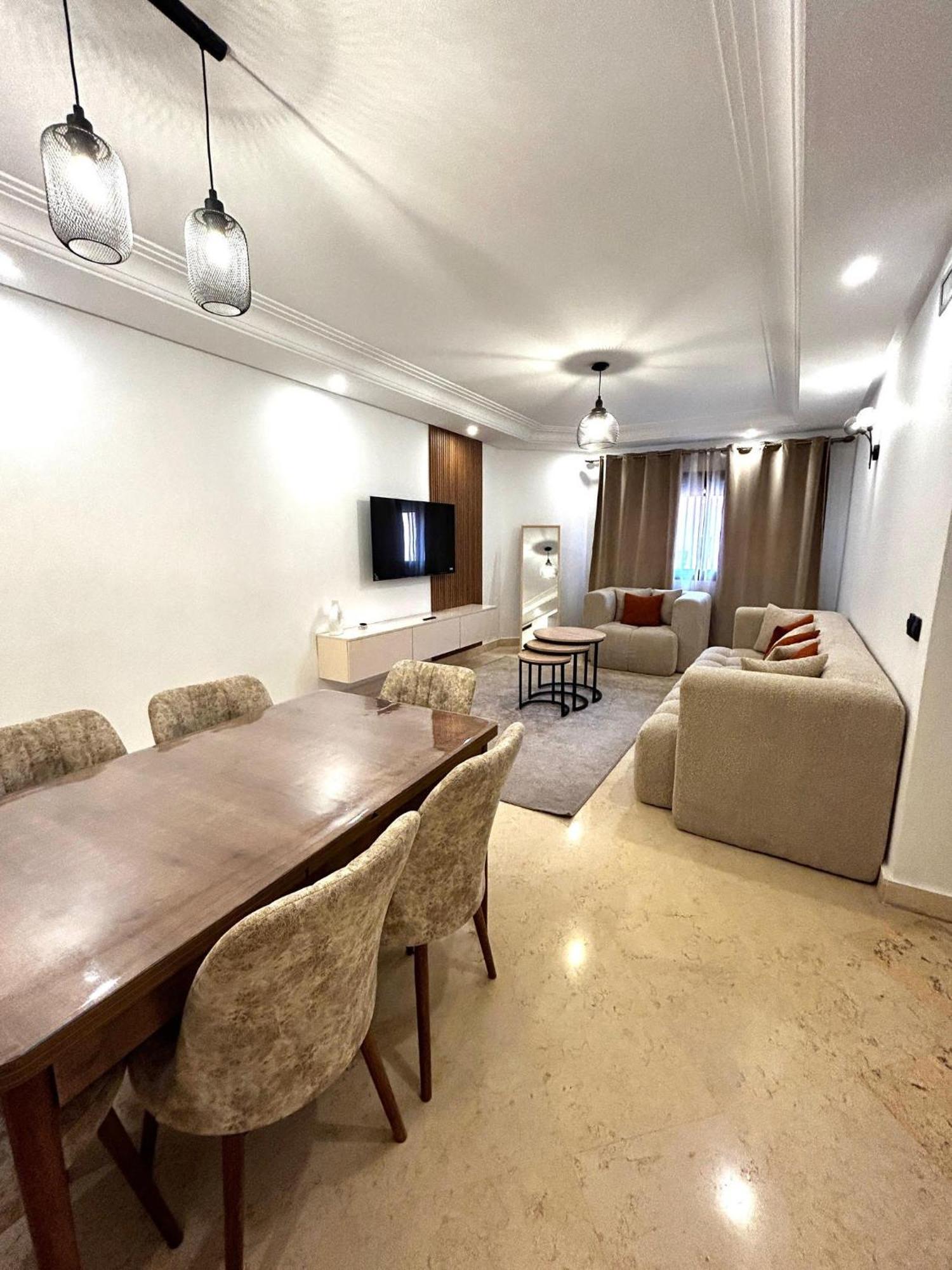 Charmant Appartement A Gueliz มาร์ราเกช ภายนอก รูปภาพ