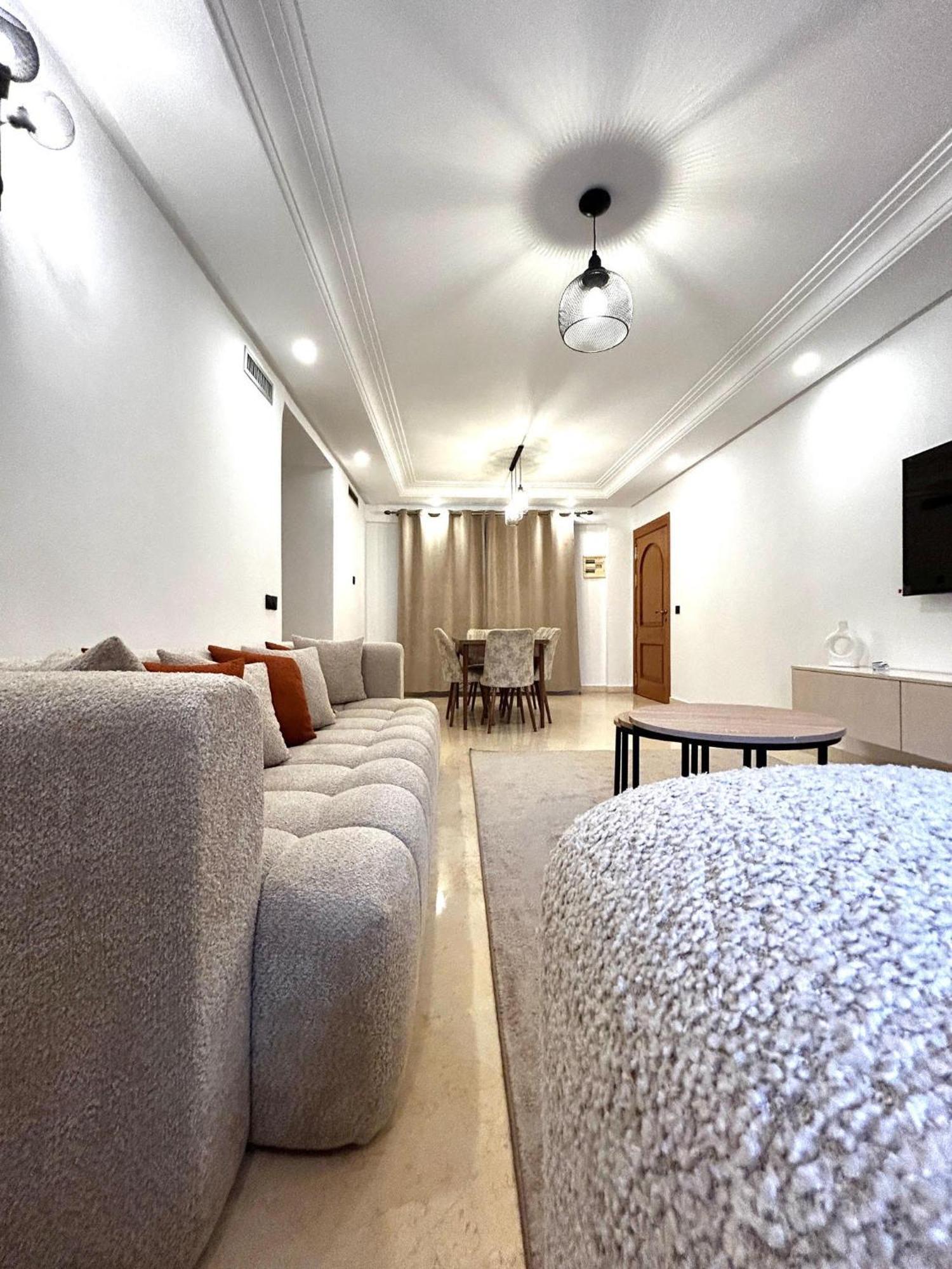 Charmant Appartement A Gueliz มาร์ราเกช ภายนอก รูปภาพ